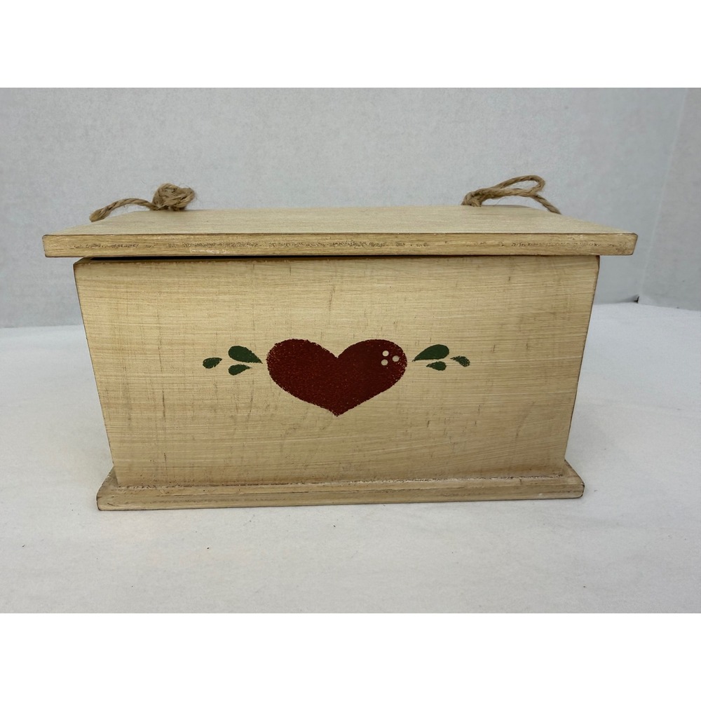 Vintage Cottage Country Kitchen Decor Wooden‎ Recipe Box w/ Heart and Lid